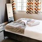 Urban Escape Stylish 3Bedroom In Watford Center